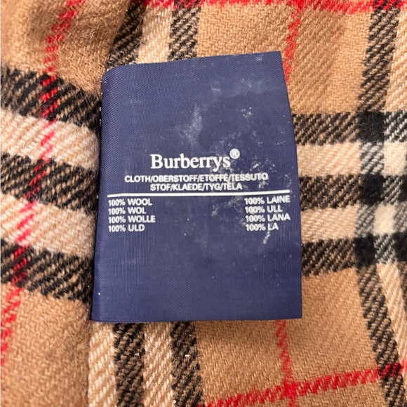 Vintage Burberrys’ trench coat with wool liner - Made in ENGLAND worn <5 times - Picture 9 of 13
